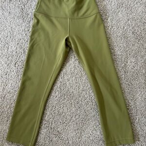 Lululemon Olive Green High-Waisted capri Leggings